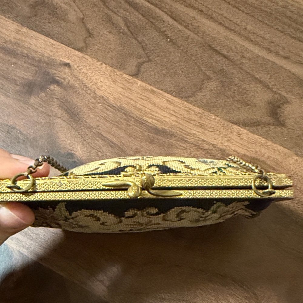 1930’s Antique Floral Embroidered Chain Bag - Picture 6 of 7
